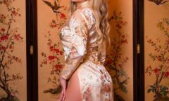 Настя с Сюрпризом — анкета девушки и фото